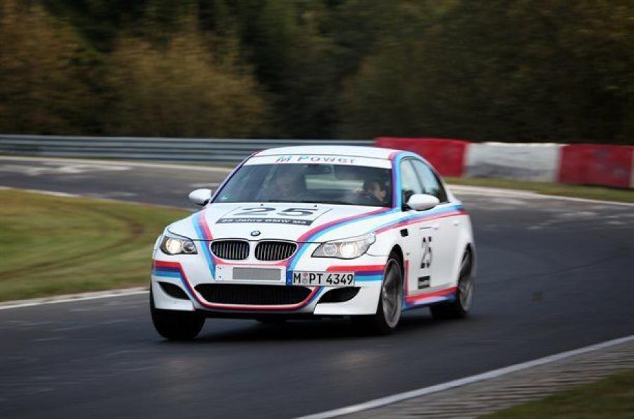  BMW M5 CSL 2009 года  (фото 3 из 3)